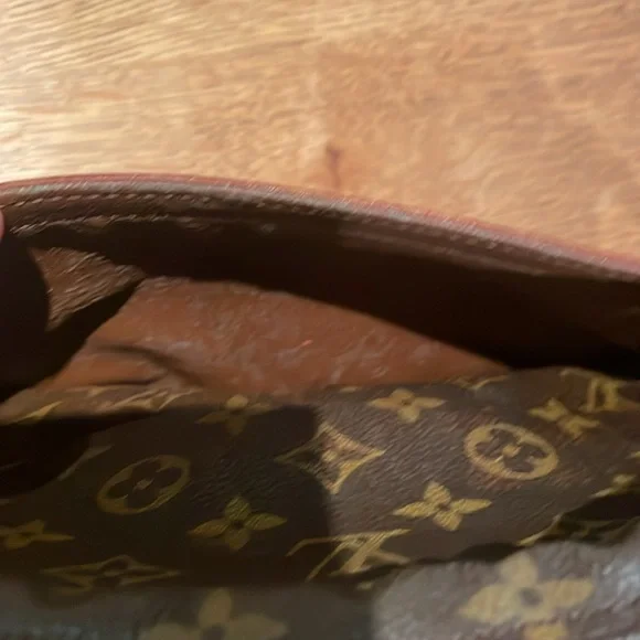 Louis Vuitton Jeune Fille MM - Picture 14 of 16